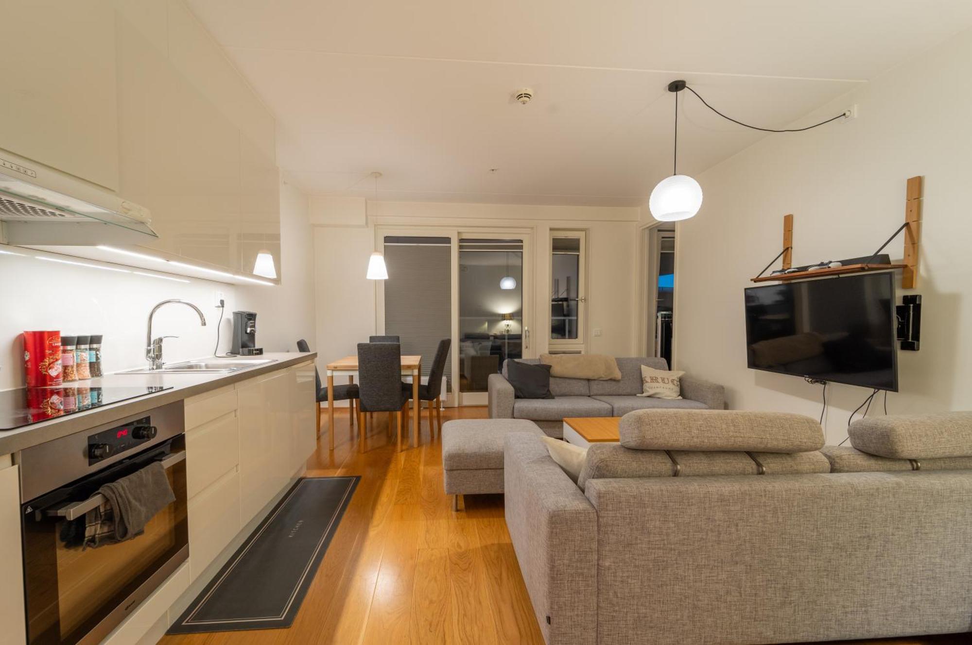 Apartment Seaside With Balcony By Opera