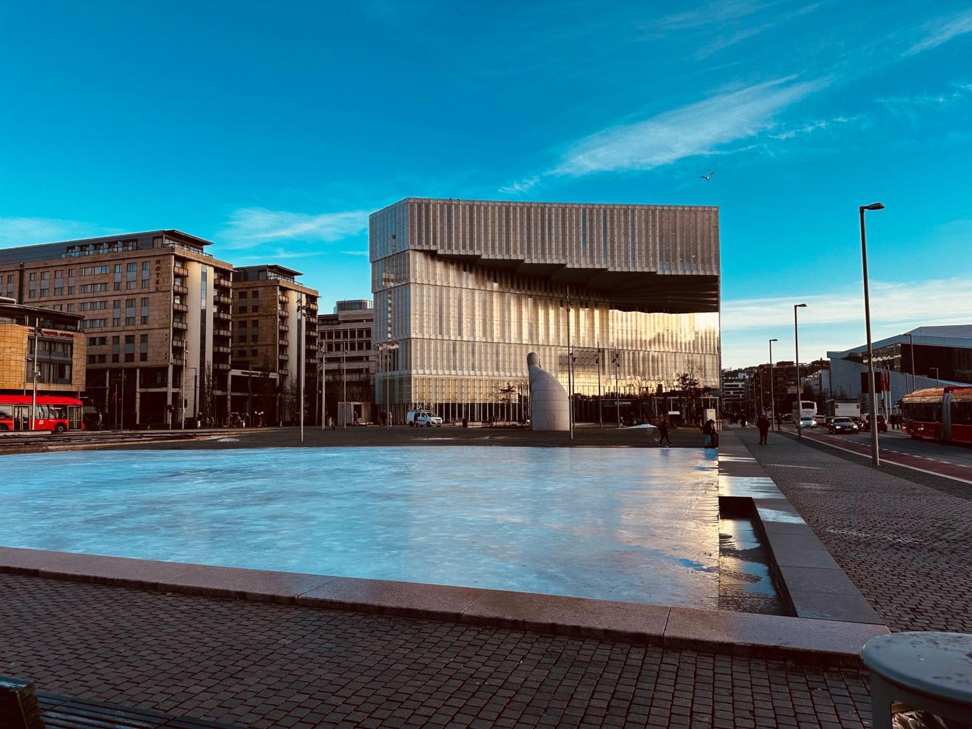 Seaside With Balcony By Opera Lägenhet Oslo